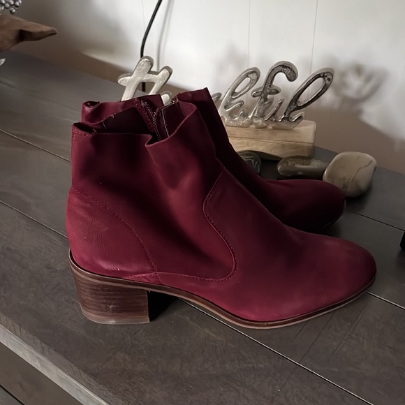 Boots - Picture 2 of 3